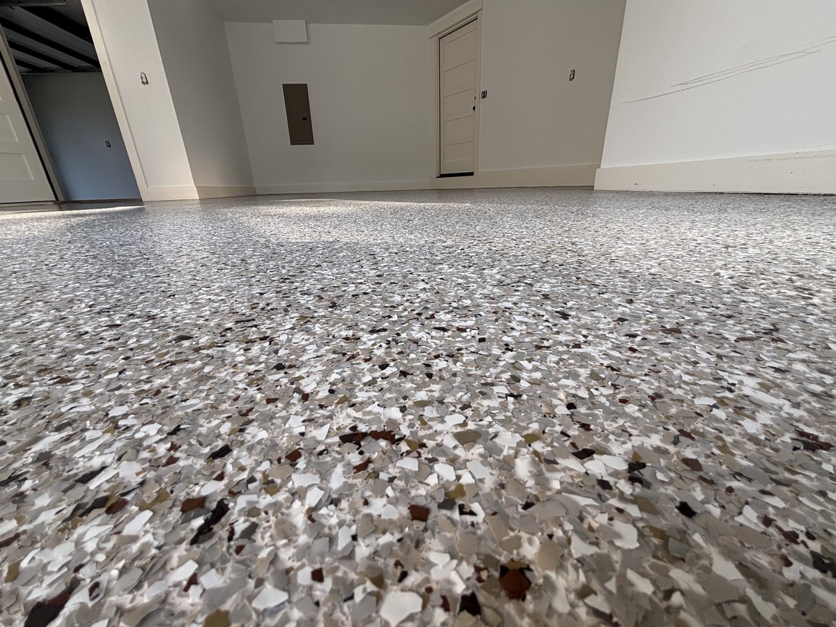 Garage flake floor in Richmond Hill, GA