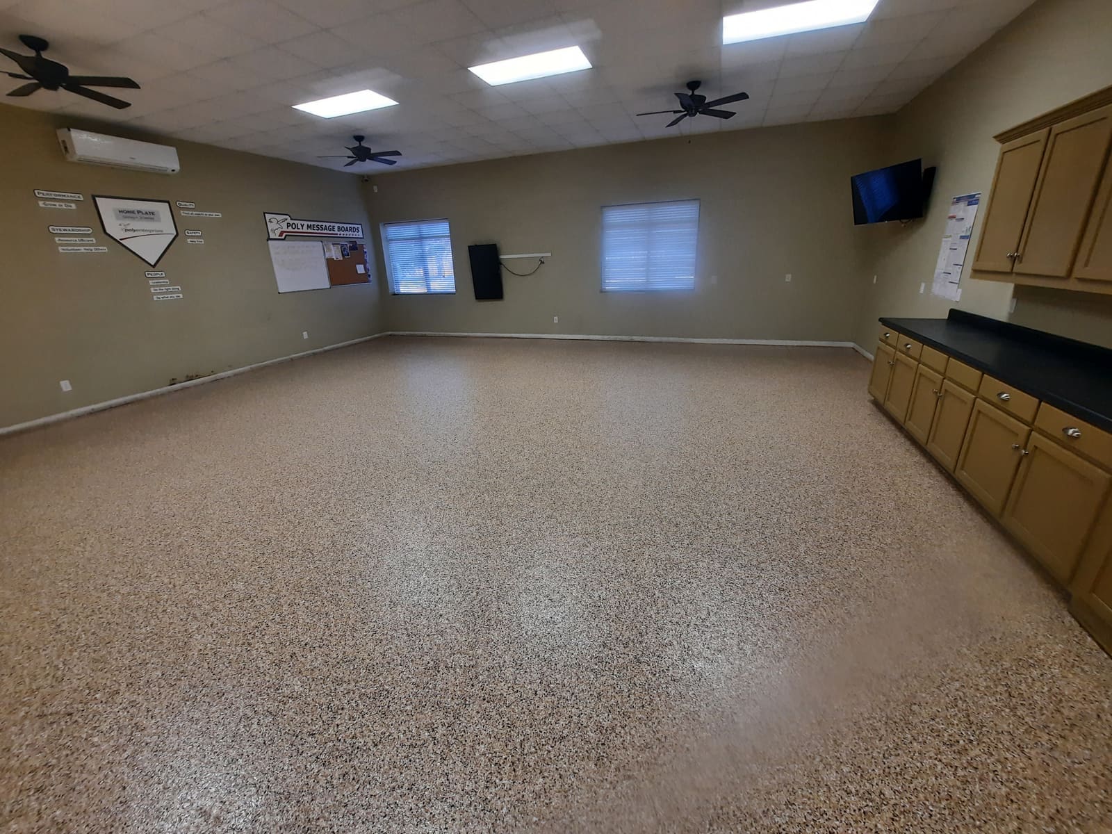 Commercial flake floor coating