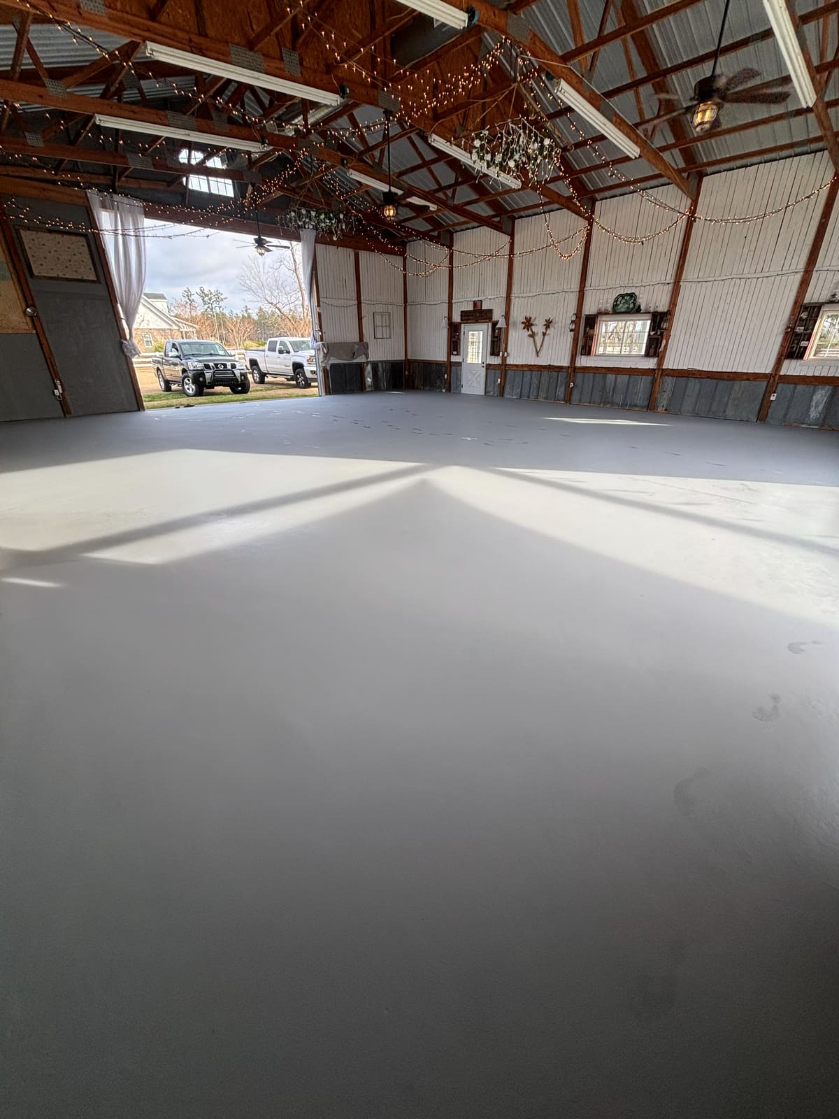 Solid color commercial floor coating